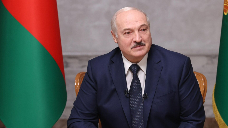 Лукашенко &mdash; о тех, кто призывает идти на Белоруссию: пусть попробуют