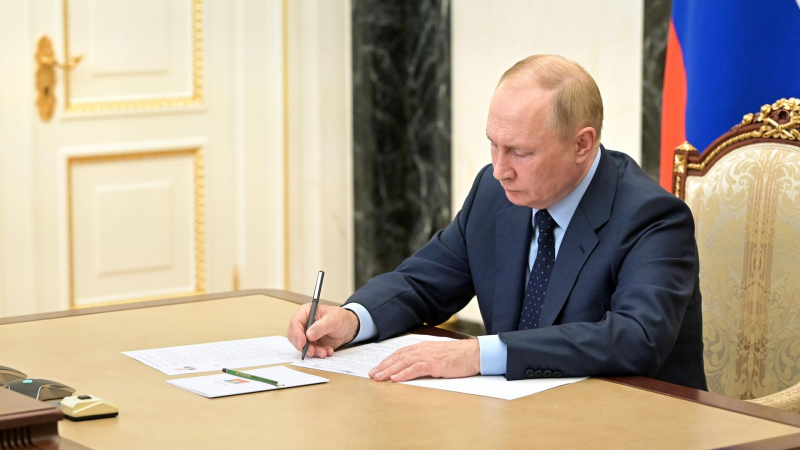 Путин одобрил следку по приобретению "Русской элеваторной компании"