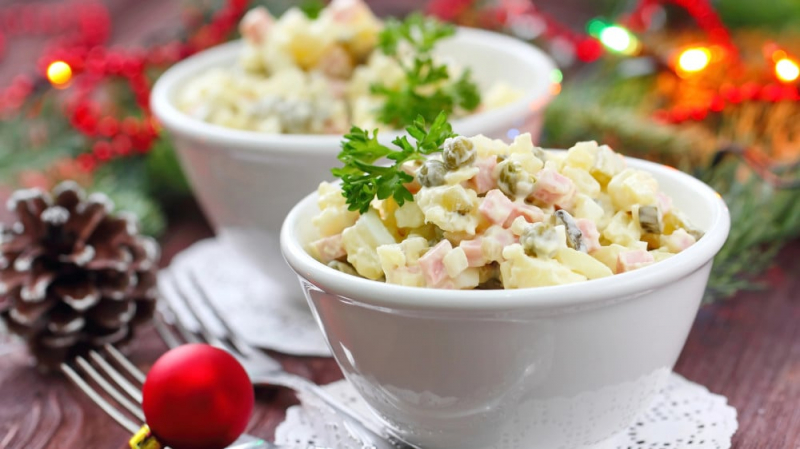 Оливье по-новому: рецепты, которые точно удивят ваших гостей