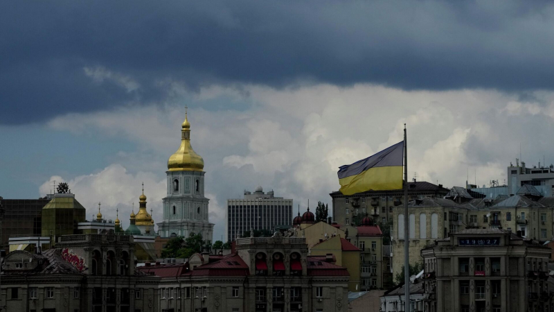 Киев постоянно использует провокации под чужим флагом, заявил источник