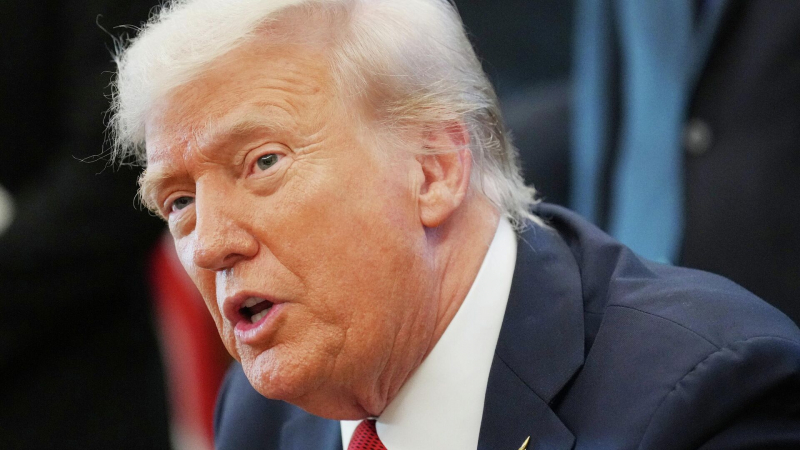 Трамп призвал конгресс одобрить обнародование файлов Эпштейна