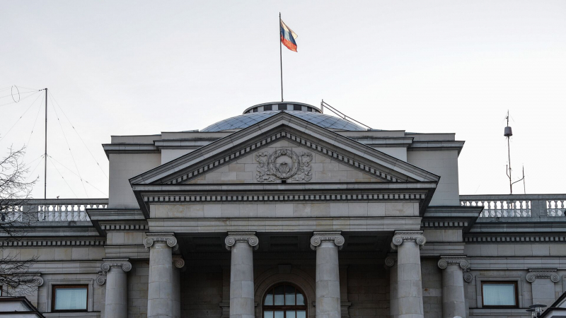 Случаи нападений на российские загранучреждения в мире в 2022-2024 годах
