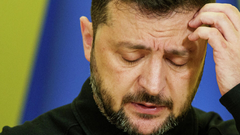 СМИ рассказали о нависшей над Зеленским угрозе из-за его нового решения