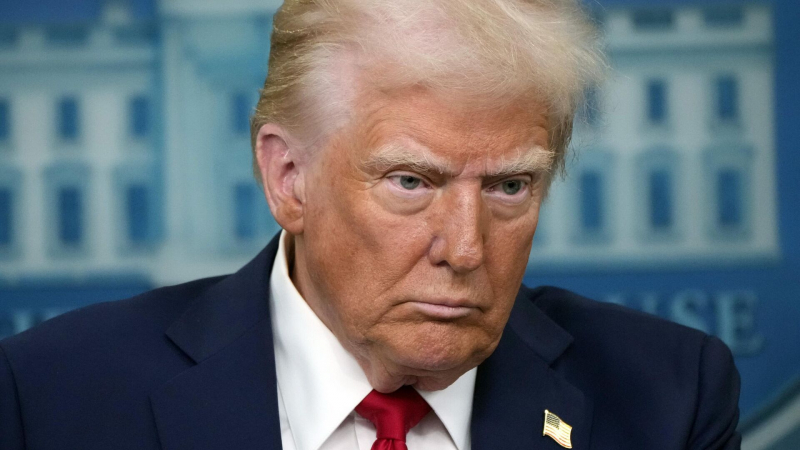 Трамп потребовал от ХАМАС освободить заложников к полудню субботы